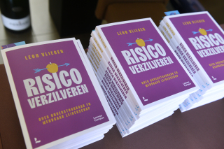 Risico Verzilveren, een boek geschreven door Leon Vliegen (oprichter van FLY)